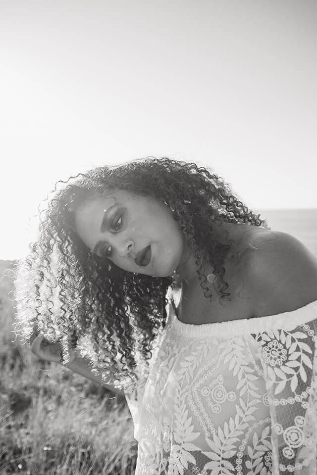 Ingrid B L'instant P - Photographe - Séance portrait intime - Dans la savane, Cap la Houssaye, Ile de la Réunion