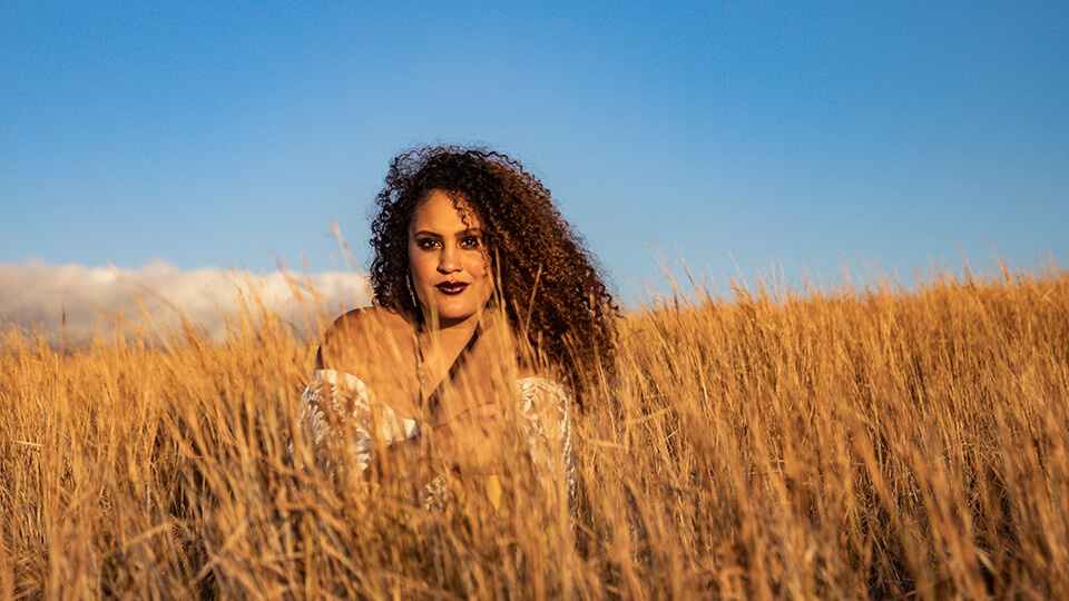 Ingrid B L'instant P - Photographe - Séance portrait intime - Dans la savane, Cap la Houssaye, Ile de la Réunion