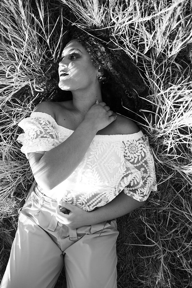 Ingrid B L'instant P - Photographe - Séance portrait intime - Dans la savane, Cap la Houssaye, Ile de la Réunion